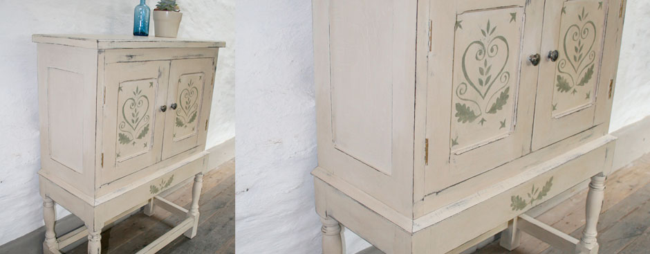 Pedran Vintage Dresser