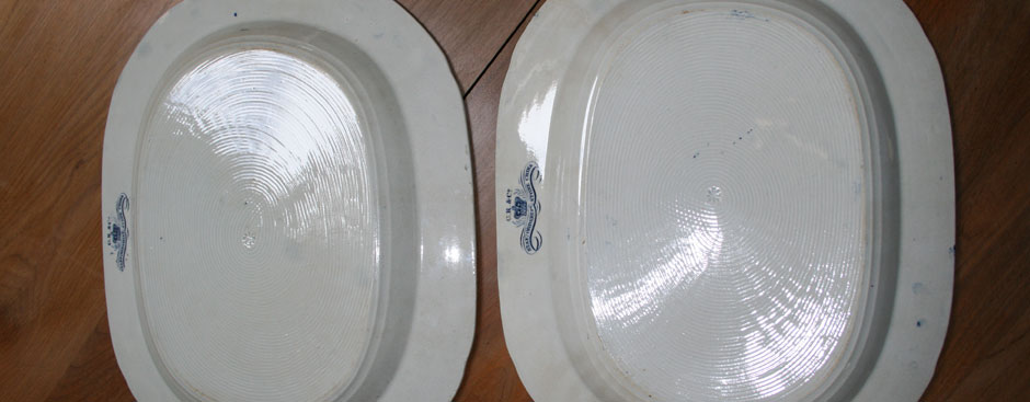 Pedran Vintage Finds Pair of Meat Plates